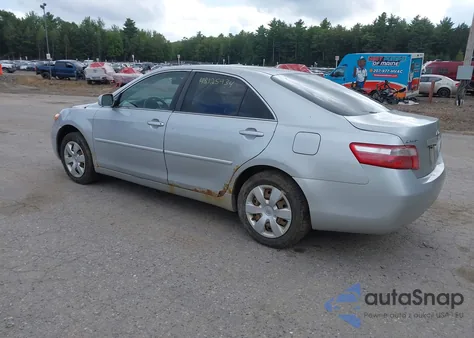 2007 Toyota Camry Ce/Le/Xle/Se z USA, uszkodzony, nr VIN 4T1BE46K67U070398